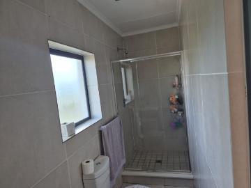 1 Bedroom Apartment / Flat To Rent in De Velde