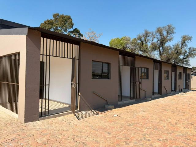 1 Bedroom Apartment / Flat To Rent in De Deur