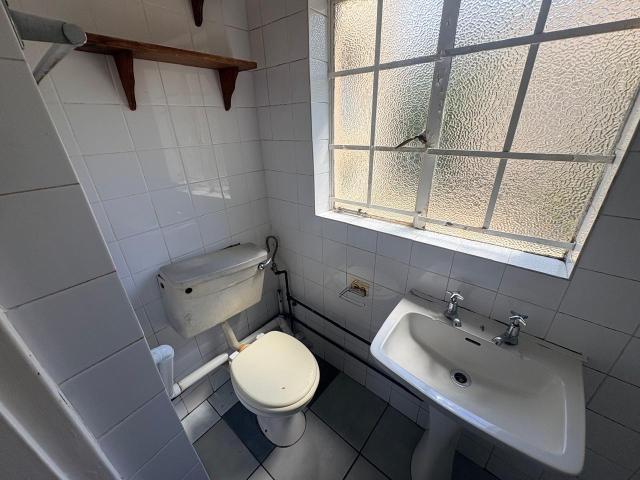 1 Bedroom Apartment / Flat To Rent in Edenvale Central