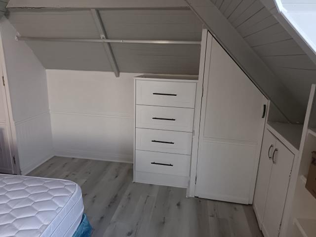 1 Bedroom Apartment / Flat To Rent in Hillcrest Central