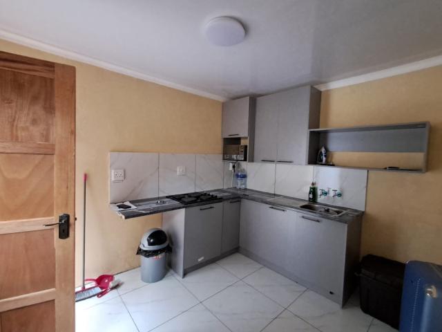 1 Bedroom Apartment / Flat To Rent in Kroonheuwel