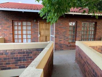 1 Bedroom Apartment / Flat to Rent in Langenhovenpark