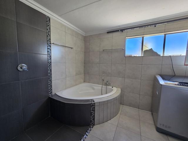 1 Bedroom Apartment / Flat To Rent in Lydenburg