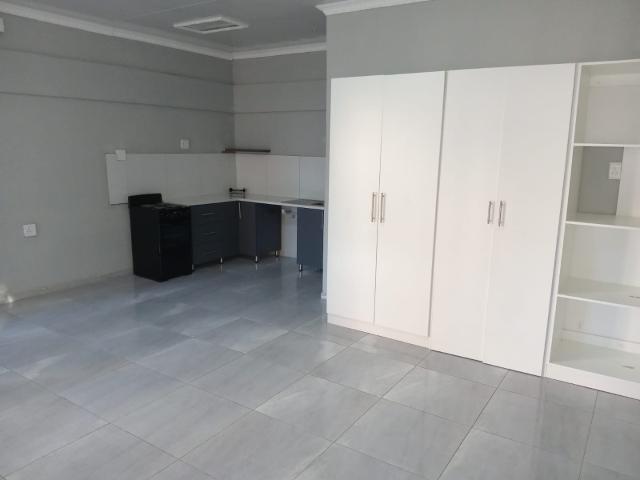 1 Bedroom Apartment / Flat To Rent in Meer En See
