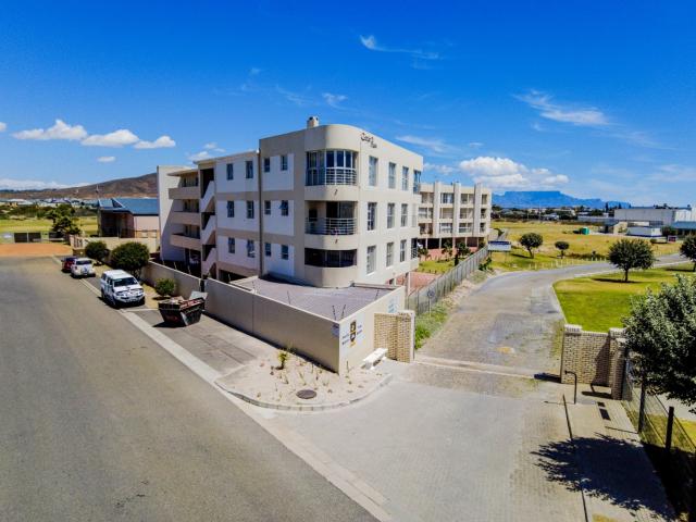 1 Bedroom Apartment / Flat To Rent in Melkbosstrand Central