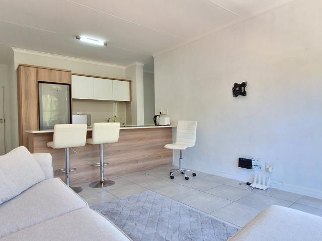 1 Bedroom Apartment / Flat To Rent in Paardevlei