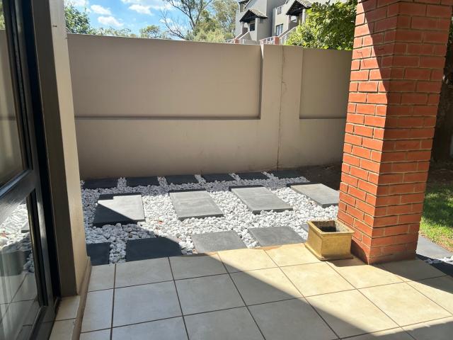 1 Bedroom Apartment / Flat To Rent in Paulshof