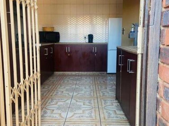 1 Bedroom Apartment / Flat to Rent in Pimville Zone 4