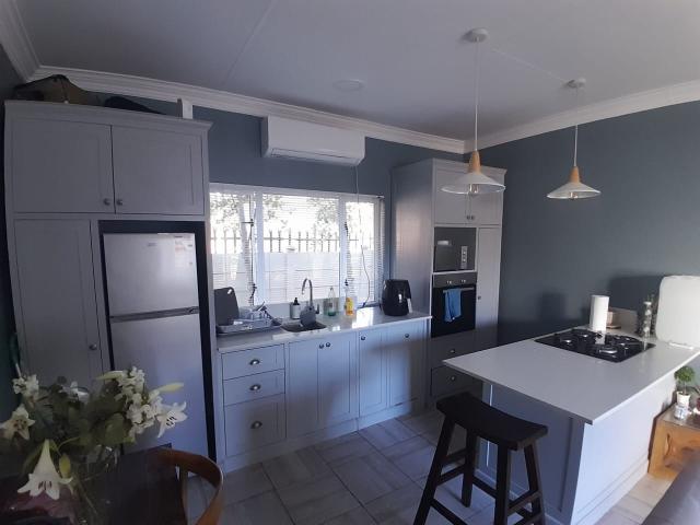 1 Bedroom Apartment / Flat To Rent in Rhodesdene