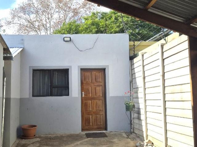 1 Bedroom Apartment / Flat To Rent in Roseville