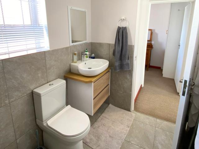 1 Bedroom Apartment / Flat To Rent in Sonstraal Heights