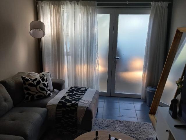 1 Bedroom Apartment / Flat To Rent in Sunridge Park