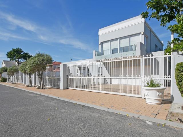 1 Bedroom Apartment / Flat To Rent in Sunset Beach