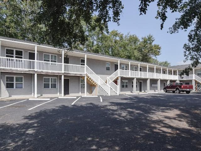 1 Bedroom Apartment for Rent at 1724 Ashley Hall Road #F, Charleston, SC 29407