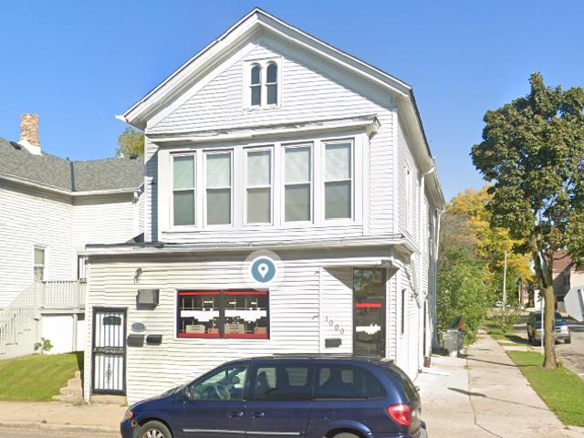 1 Bedroom Apartment for Rent at 1000 W North Ave #A, Milwaukee, WI 53205 North Division