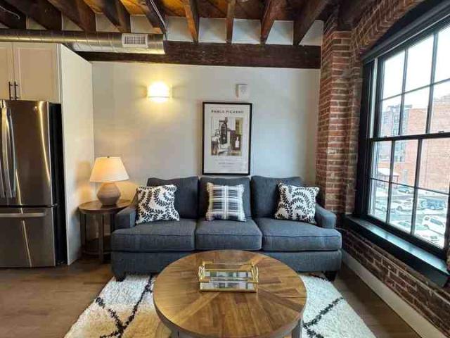 1 Bedroom Apartment for Rent at 119 Hotel St #401, Utica, NY 13502