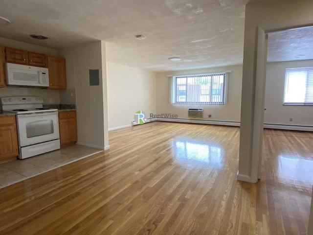 1 Bedroom Apartment for Rent at 222 Babcock St #4E, Brookline, MA 02446 Coolidge Corner