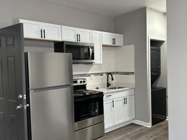 1 Bedroom Apartment for Rent at 4815 E Washington St #4815 08, Indianapolis, IN 46201 Near Southeast