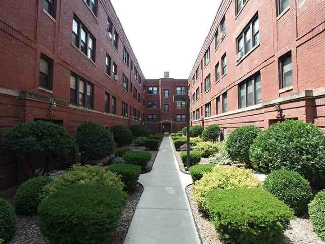 1 Bedroom Apartment for Rent at 5736 N Winthrop Ave Apt 48 #5746 303, Chicago, IL 60660 Edgewater
