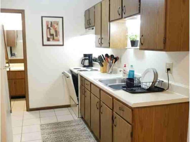 1 Bedroom Apartment for Rent at 664 E Cherry St, Springfield, MO 65806