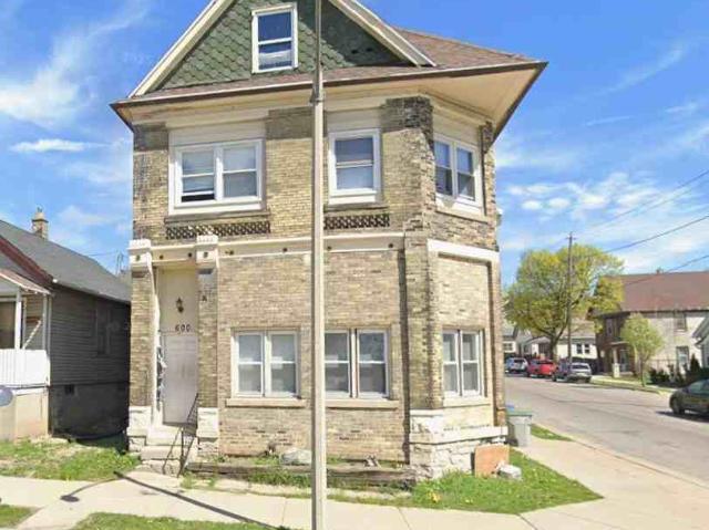 1 Bedroom Apartment for Rent at 600 W Rogers St #3, Milwaukee, WI 53204 Historic Mitchell Street