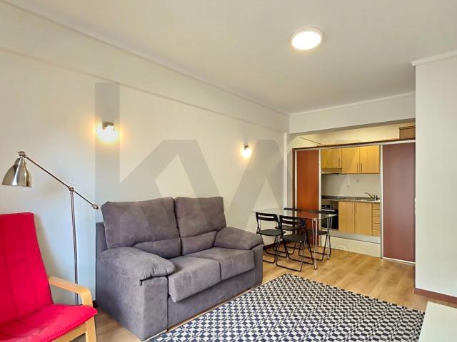 1 bedroom apartment for rent, furnished and equipped, 100 m from Aveiro Station