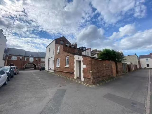 1 bedroom apartment for rent in Oxford Street, Leamington Spa.
