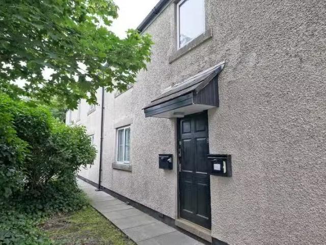 1 bedroom apartment for rent in Old School House, Guide, Black.