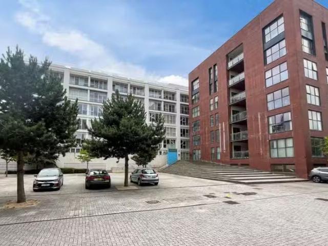 1 bedroom apartment for rent in Airpoint, Skypark Road, Bristo.
