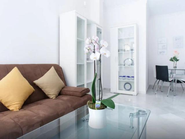 1 bedroom apartment for rent in Alfalfa, bills included
