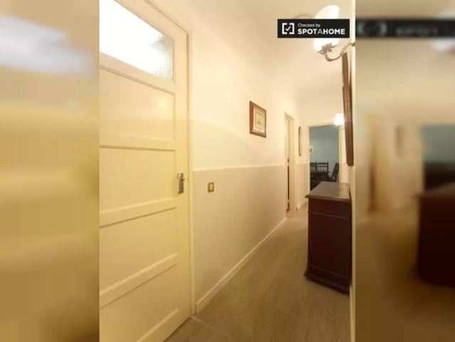 1 bedroom apartment for rent in Amadora, perfect for professionals