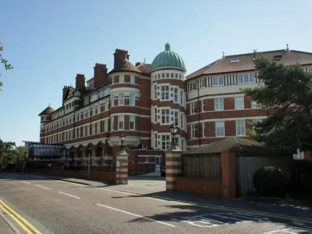 1 bedroom apartment for rent in Burlington Mansions, Owls Road.