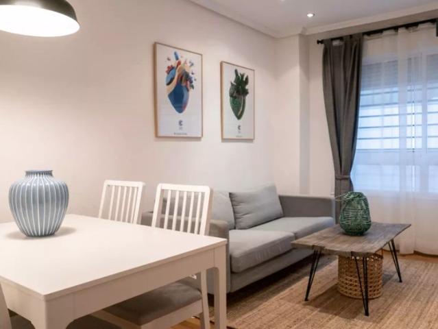 1 bedroom apartment for rent in Canillas, smoking allowed