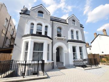 1 bedroom apartment for rent in Cedar Road, Sutton