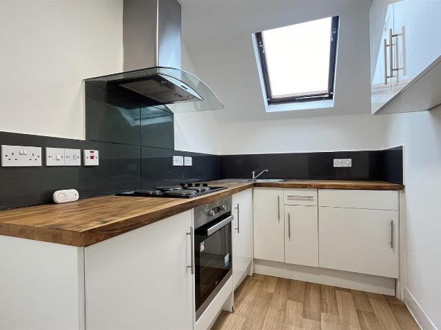 1 bedroom apartment for rent in Cedar Road, Sutton