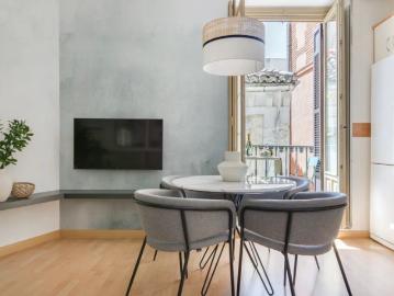 1 bedroom apartment for rent in Centro Histórico, Málaga, bills included, perfect for couples
