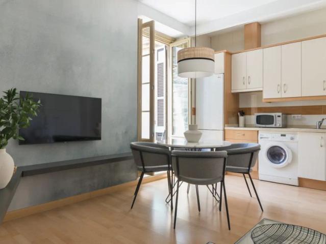 1 bedroom apartment for rent in Centro Histórico, Málaga, bills included, perfect for couples