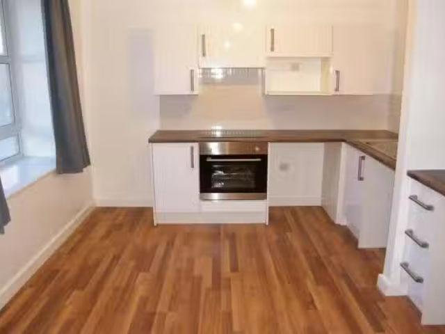 1 bedroom apartment for rent in Clyde Court, Erskine Street, C.
