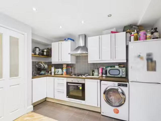 1 bedroom apartment for rent in Dunlace Road, London, E5