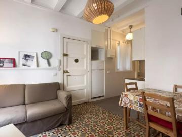 1 bedroom apartment for rent in El Raval, bills included