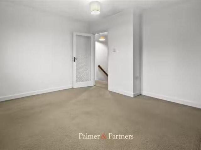 1 bedroom apartment for rent in High Street, Thorpe Le Soken.