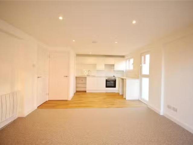 1 bedroom apartment for rent in Irving House, Park Row, Bristo.