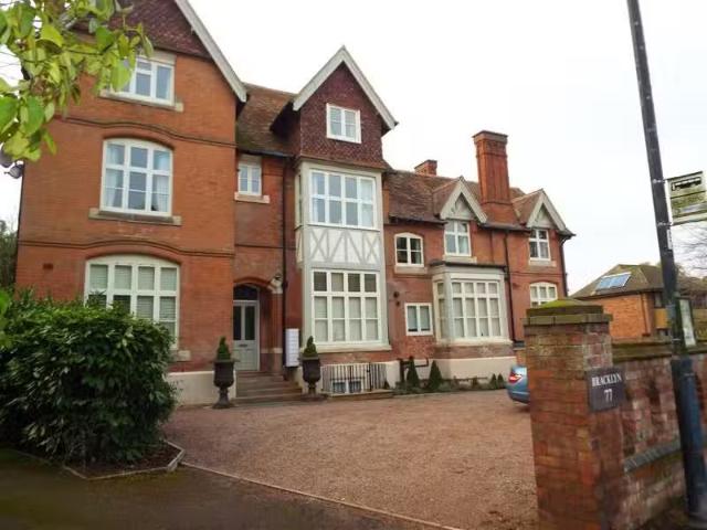 1 bedroom apartment for rent in Laverton Court, Leamington Spa.