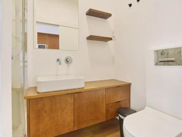 1 bedroom apartment for rent in Lisbon with all bills included, no pets or smoking allowed