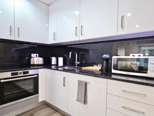 1 bedroom apartment for rent in Lisbon, all bills included, professionals and students allowed