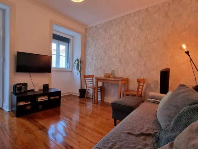 1 bedroom apartment for rent in Lisbon, smoking allowed