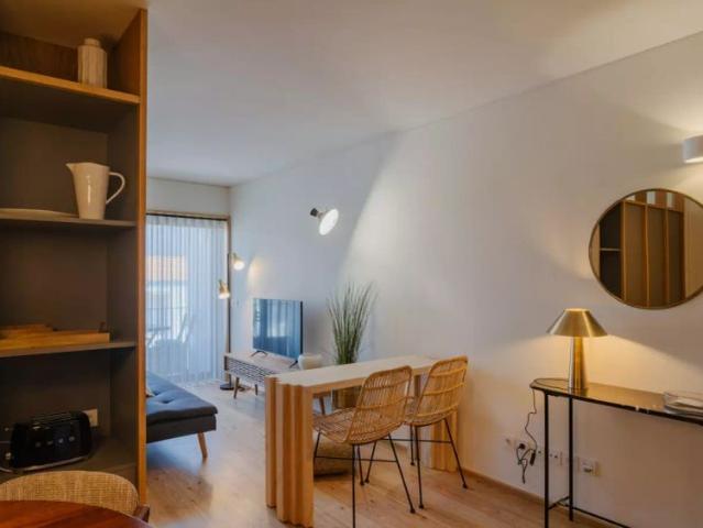 1 bedroom apartment for rent in Porto, bills included