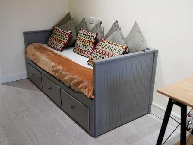 1 bedroom apartment for rent in Stanwell, London