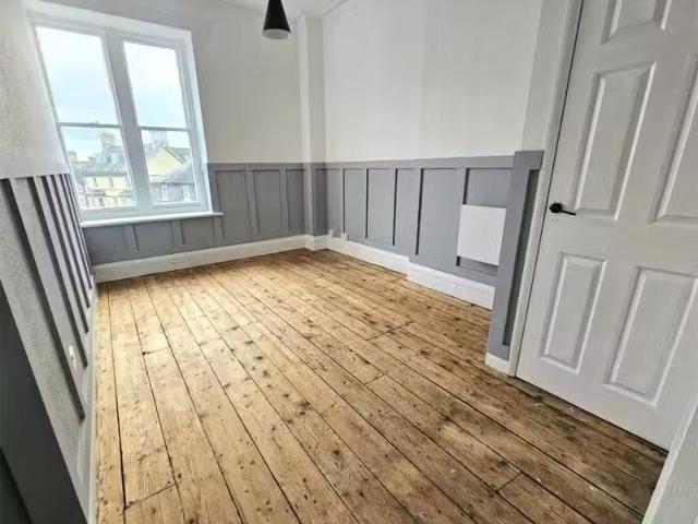 1 bedroom apartment for rent in Station Crescent, Llandrindod.