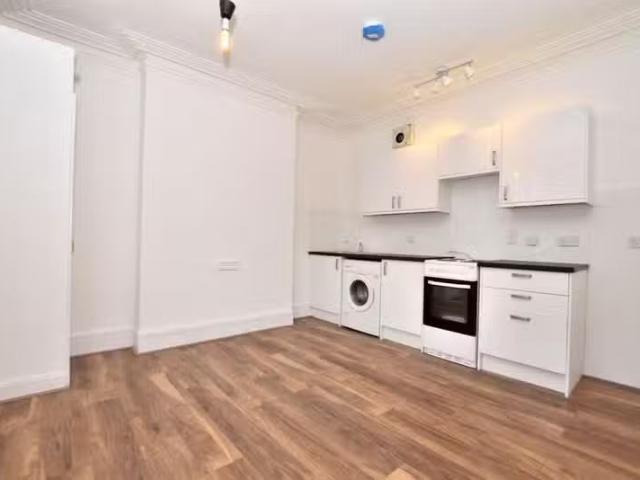 1 bedroom apartment for rent in Station Road, Chingford, E4
